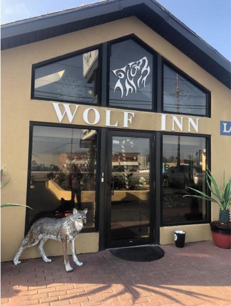 Wolf Inn Hotel Сандъски Екстериор снимка